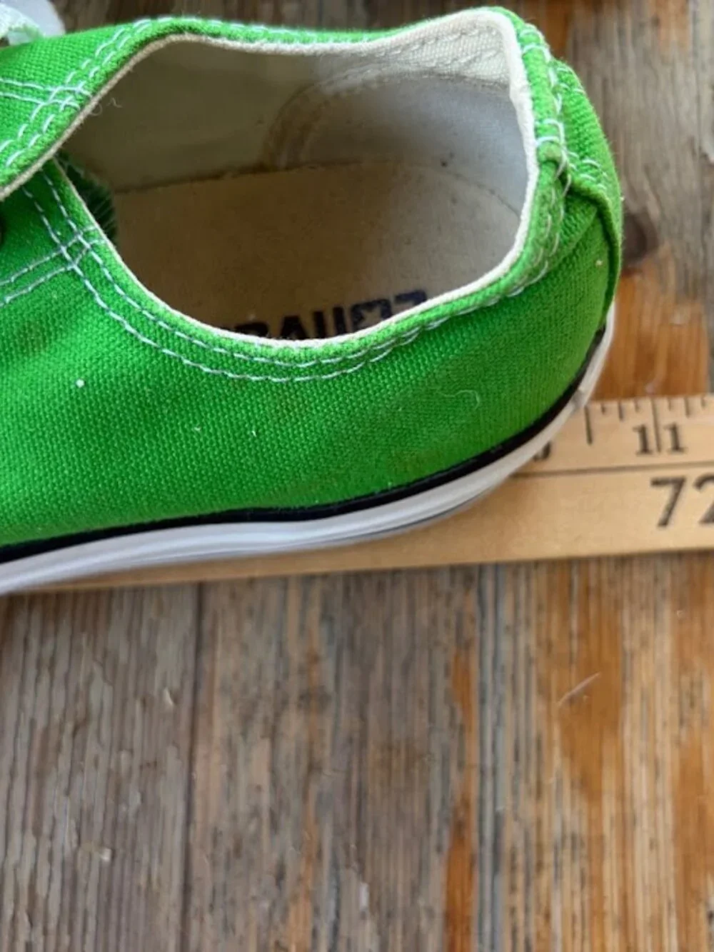 CONVERSE Chuck Taylor All Star Sneakers Classic Green Unisex Men's 6 Women's 8